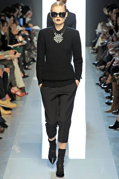 Look 17